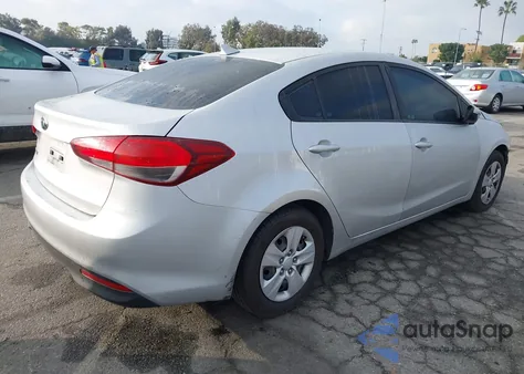 2017 Kia Forte Lx z USA, uszkodzony, nr VIN 3KPFK4A73HE098998